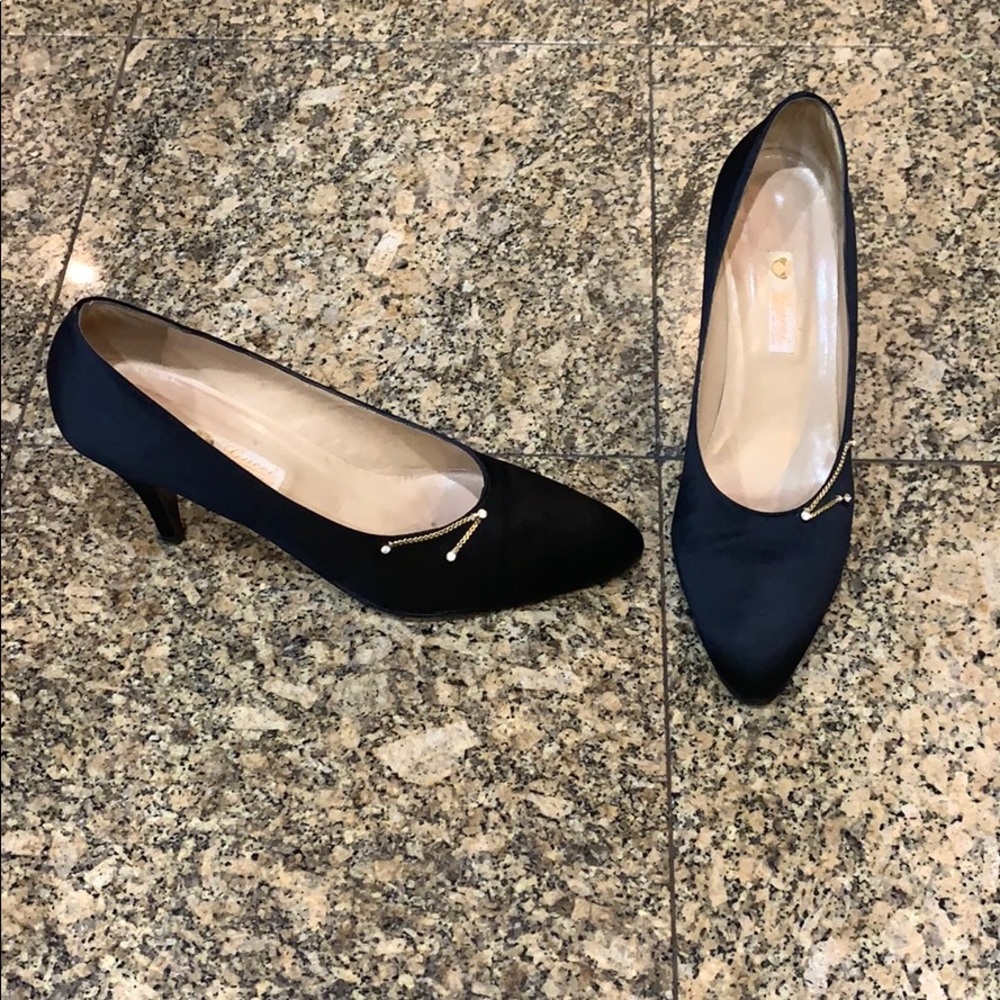 Authentic Vintage Gucci black heels